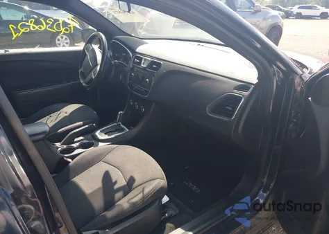 2012 Chrysler 200 Touring z USA, uszkodzony, nr VIN 1C3CCBBG0CN224231